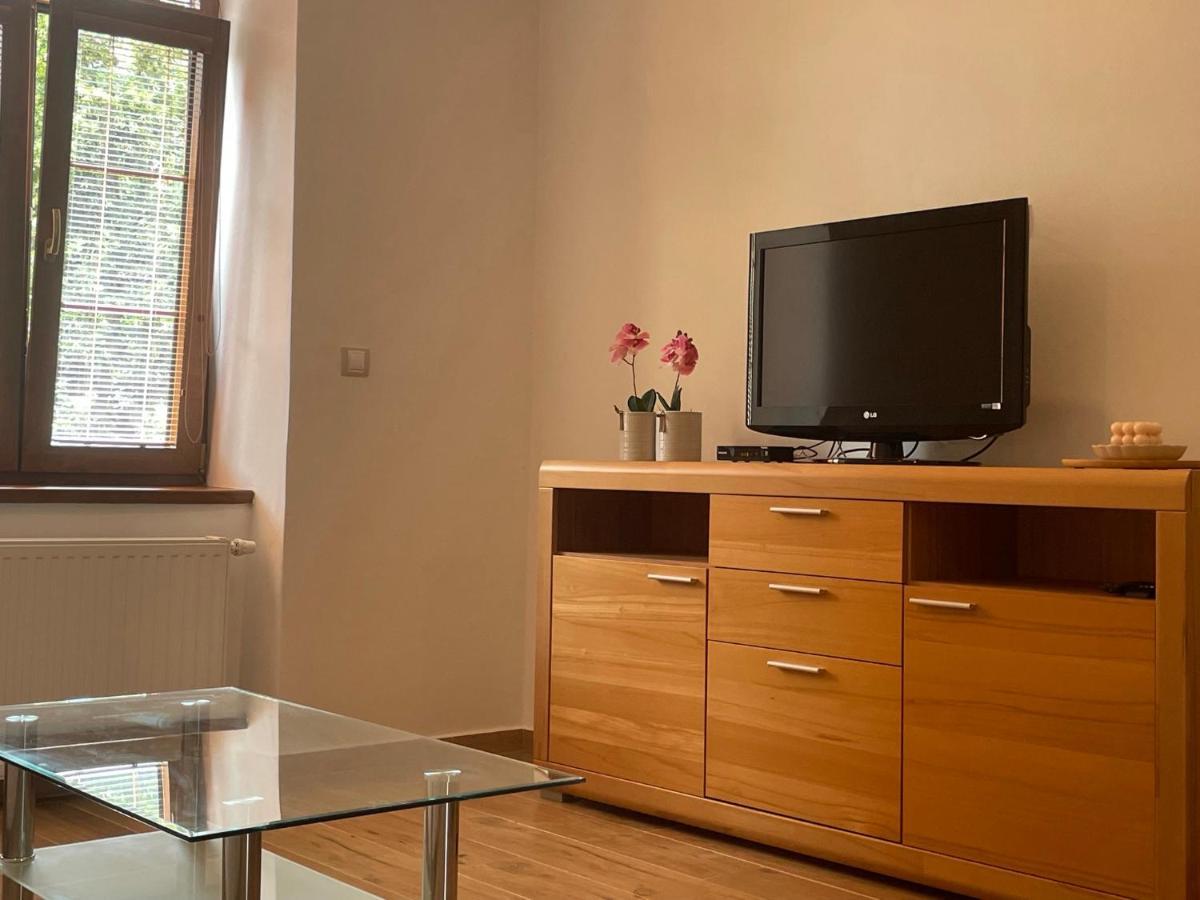 Apartmany Elzet Тршебонь Екстер'єр фото